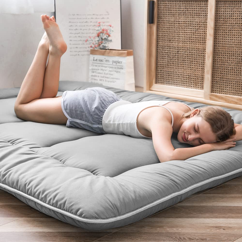 MAXYOYO Japanese Floor Futon Mattress, Thicken Tatami Mat Sleeping Pad Foldable Roll Up Mattress Dormitory Lounger Pillow Bed (Single, Gray)