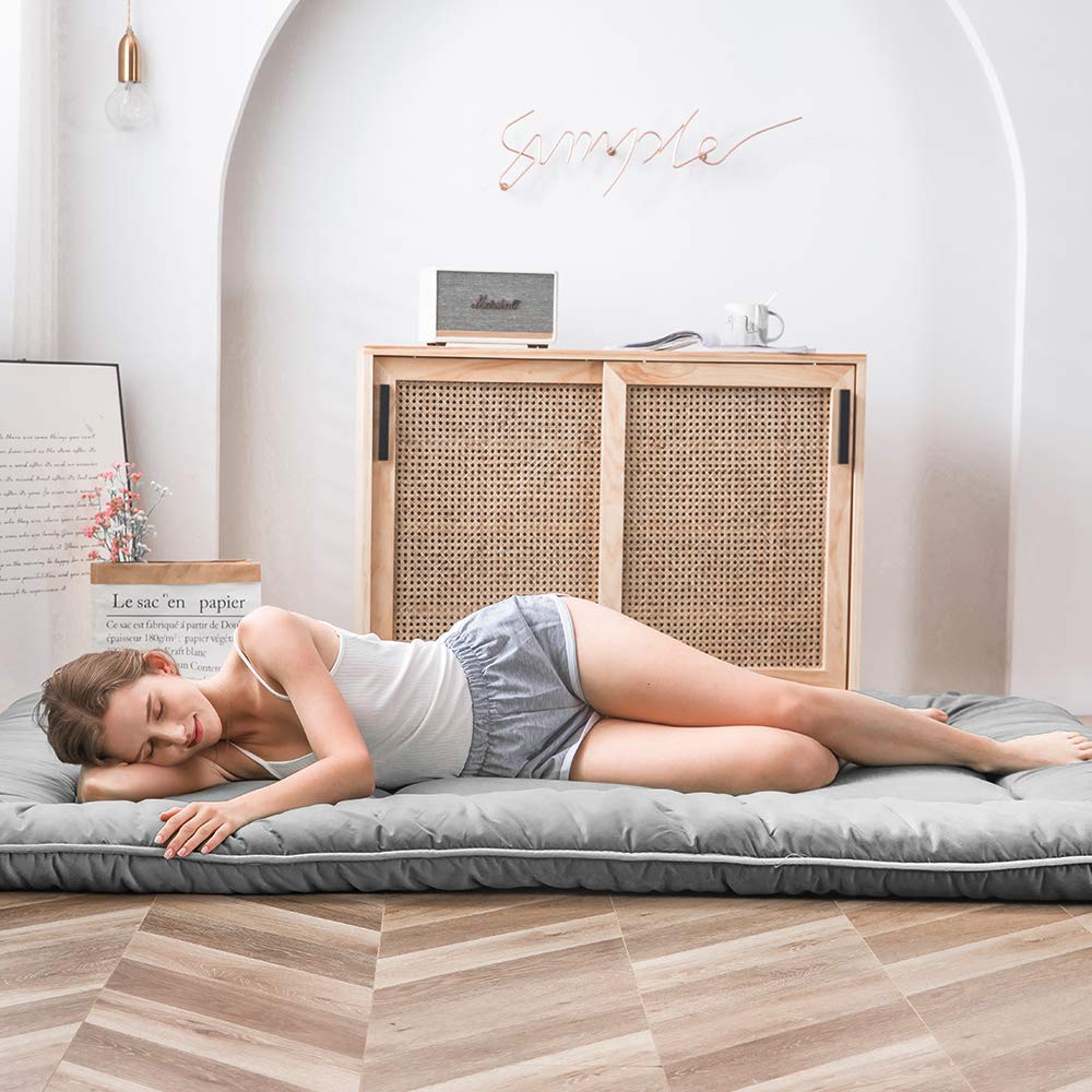 MAXYOYO Japanese Floor Futon Mattress, Thicken Tatami Mat Sleeping Pad Foldable Roll Up Mattress Dormitory Lounger Pillow Bed (Single, Gray)