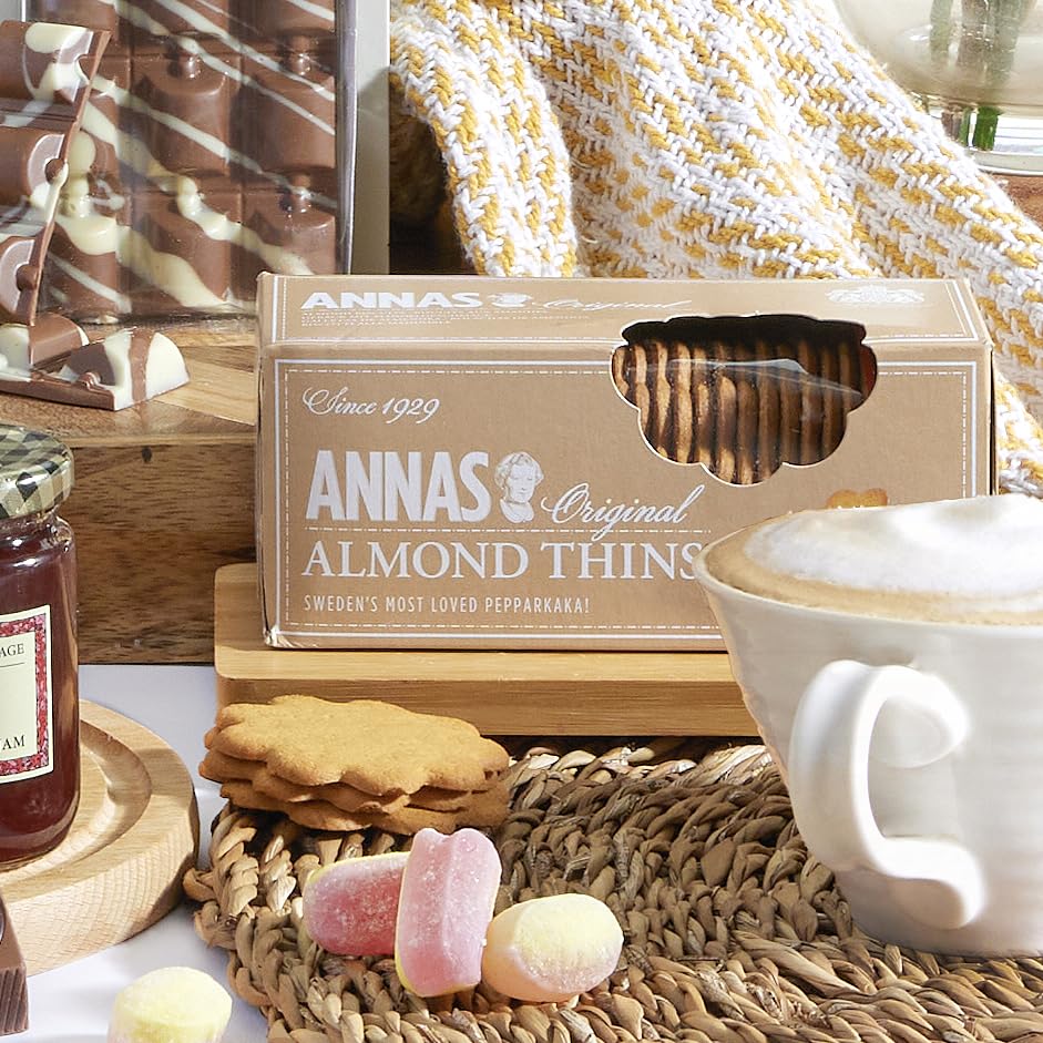 Traditional Treats Gift Hamper | Premium Chocolate, Biscuits, Cake, Coffee, Tea & Fudge | Gourmet Food Hamper for Men & Women | Luxury Gift for Birthdays, Thank Yous & Father's Day