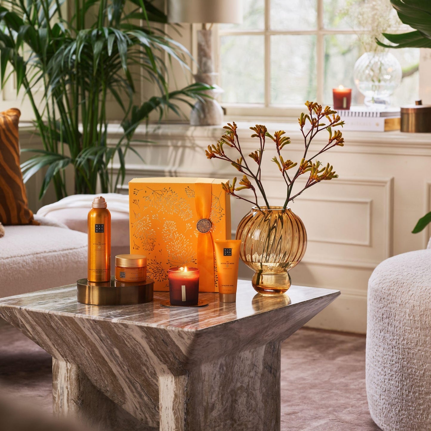 RITUALS Gift Set The Ritual of Mehr Medium - Home and Skincare Products Enriched with Sweet Orange and Cedar Wood - Bath Gift Box with Energising Properties