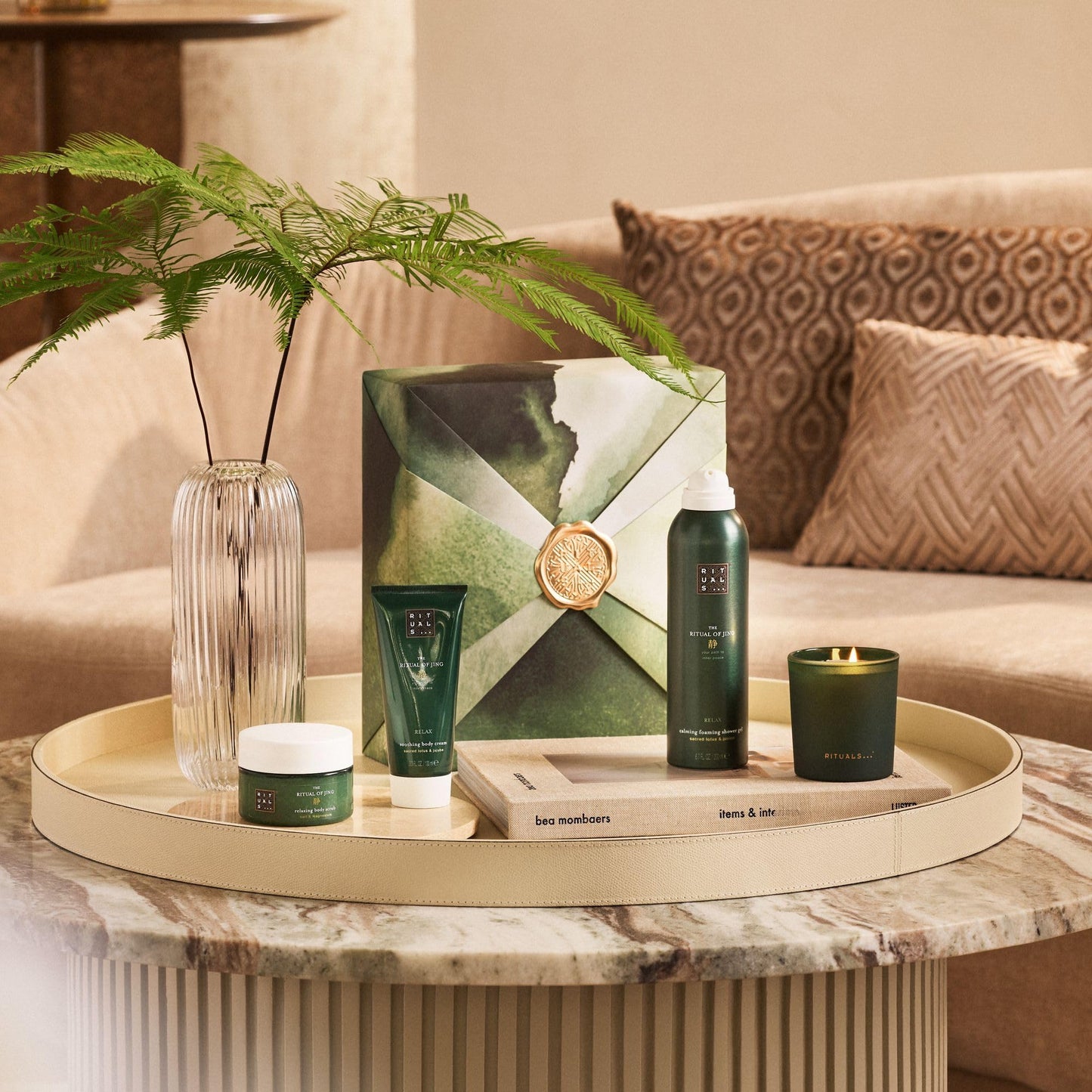 RITUALS Gift Set The Ritual of Jing M - 4 Home and Skincare Products Enriched with Lotus Flower and Jujube - Bath Gift Box with Calming and Caring Properties