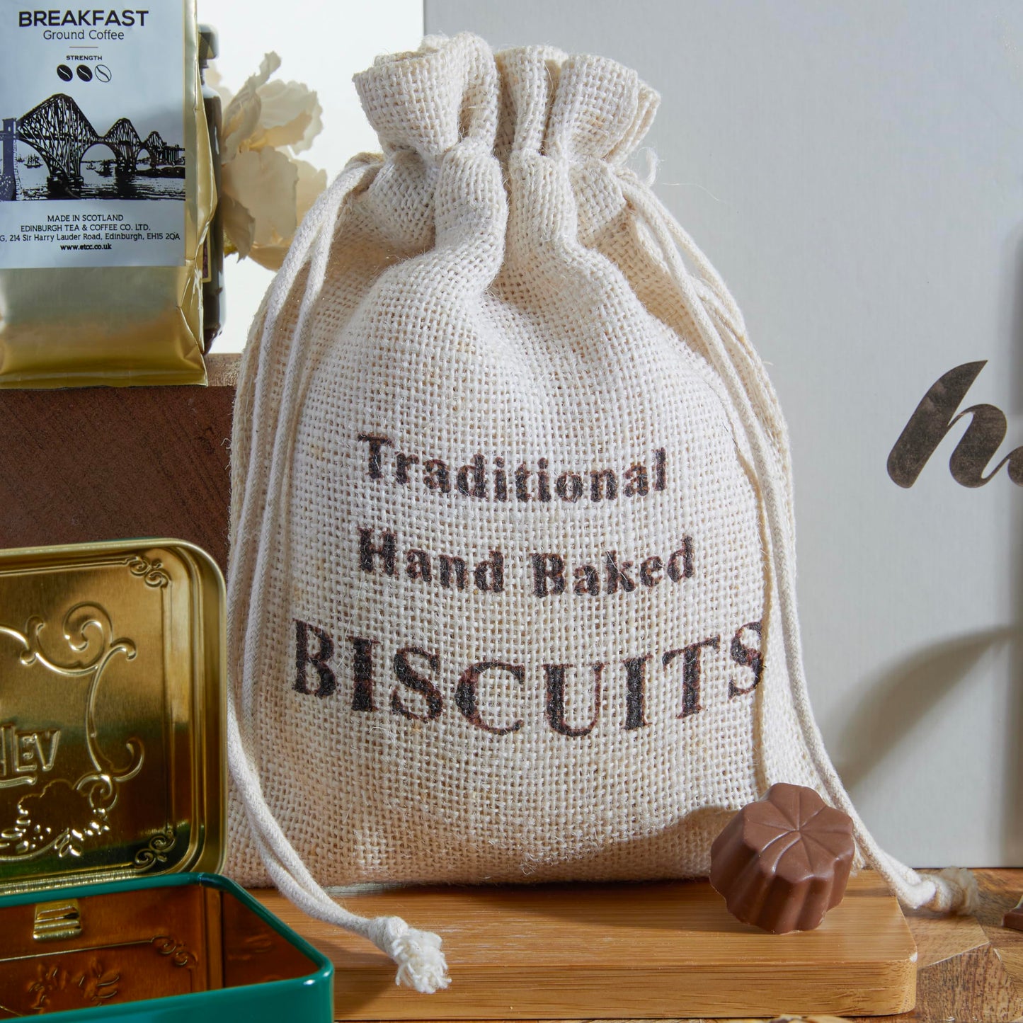 Traditional Treats Gift Hamper | Premium Chocolate, Biscuits, Cake, Coffee, Tea & Fudge | Gourmet Food Hamper for Men & Women | Luxury Gift for Birthdays, Thank Yous & Father's Day