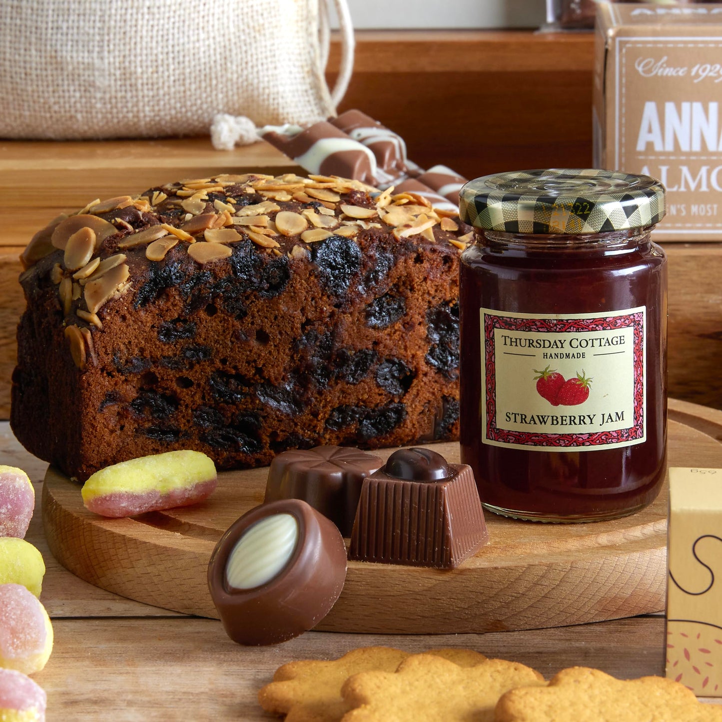 Traditional Treats Gift Hamper | Premium Chocolate, Biscuits, Cake, Coffee, Tea & Fudge | Gourmet Food Hamper for Men & Women | Luxury Gift for Birthdays, Thank Yous & Father's Day