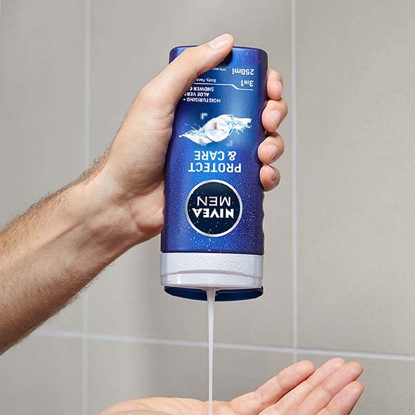 NIVEA MEN Protect & Care Shower Gel (250 ml), Moisturising 3-in-1 Body Wash for Men with Aloe Vera, Energising NIVEA MEN Shower Gel (Pack of 4)