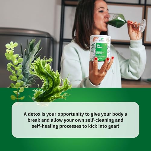 Nature's Finest by Nutrisslim Bio Detox Mix with Wheatgrass, Chlorella & Spirulina - Natural Detox Drink for Body Cleanse, Gut Health & Colon Cleanse - High Fibre & Protein Content - 250 g, Vegan