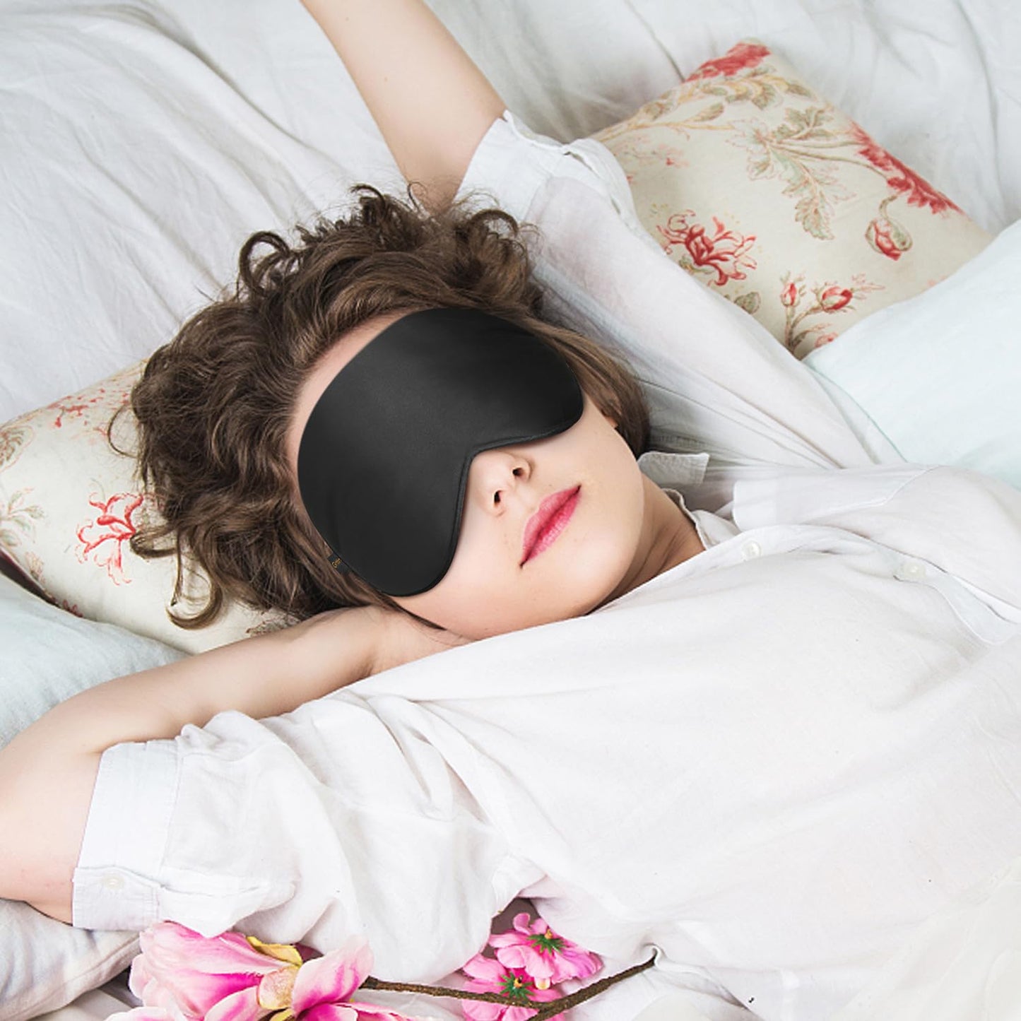 Gritin Silk Sleep Mask, Eye Mask, Light-Blackout Design Ultra Soft & Comfortable 100% Natural Silk Sleeping Mask Eye Blinder with Adjustable Strap and Ear Plug for Men, Women and Kids