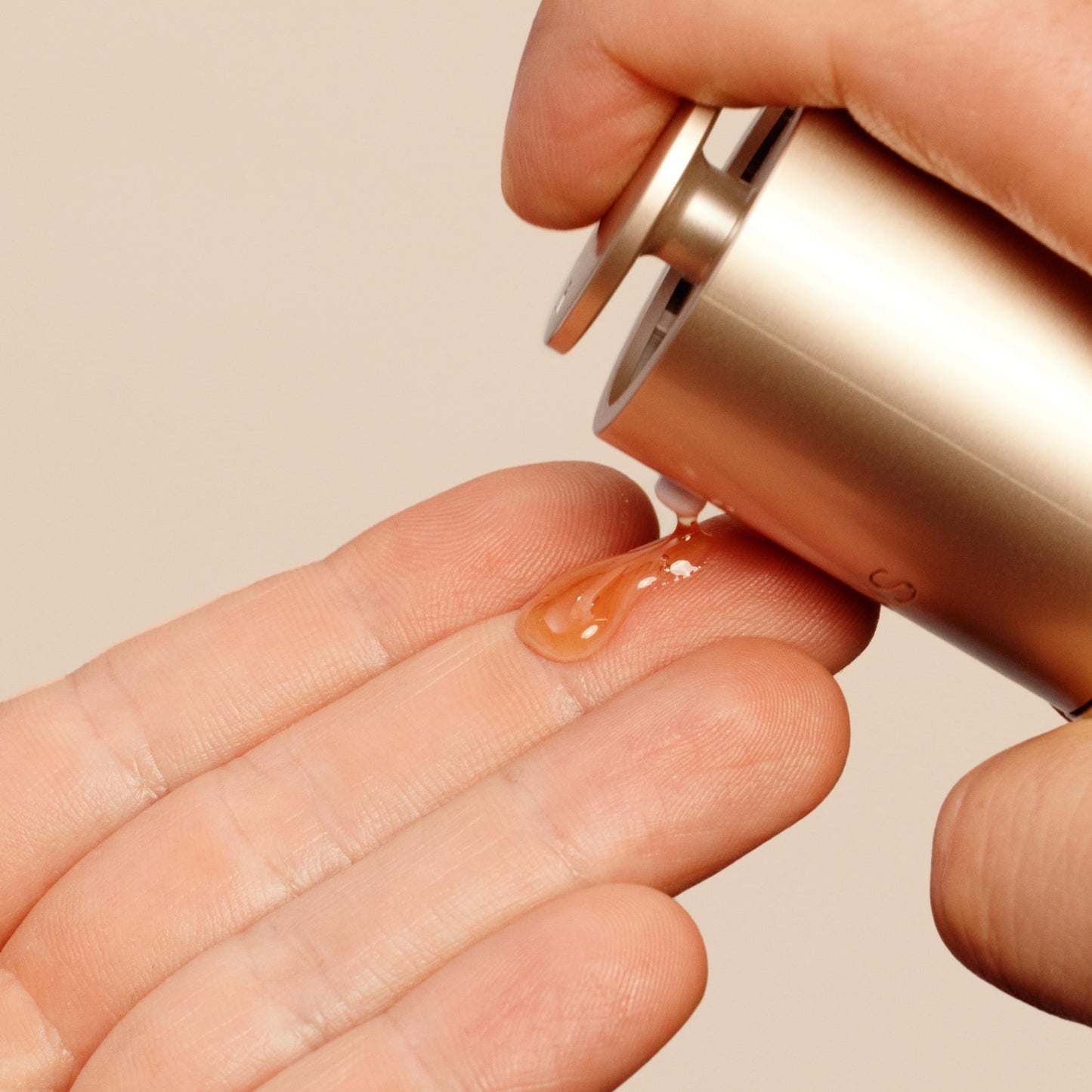 Clarins NEW Double Serum | Anti Aging Face Serum | Visibly Firms, Smoothes, Boosts Radiance, and Refines Pores | 24H Hydration | All Skin Types 30ml