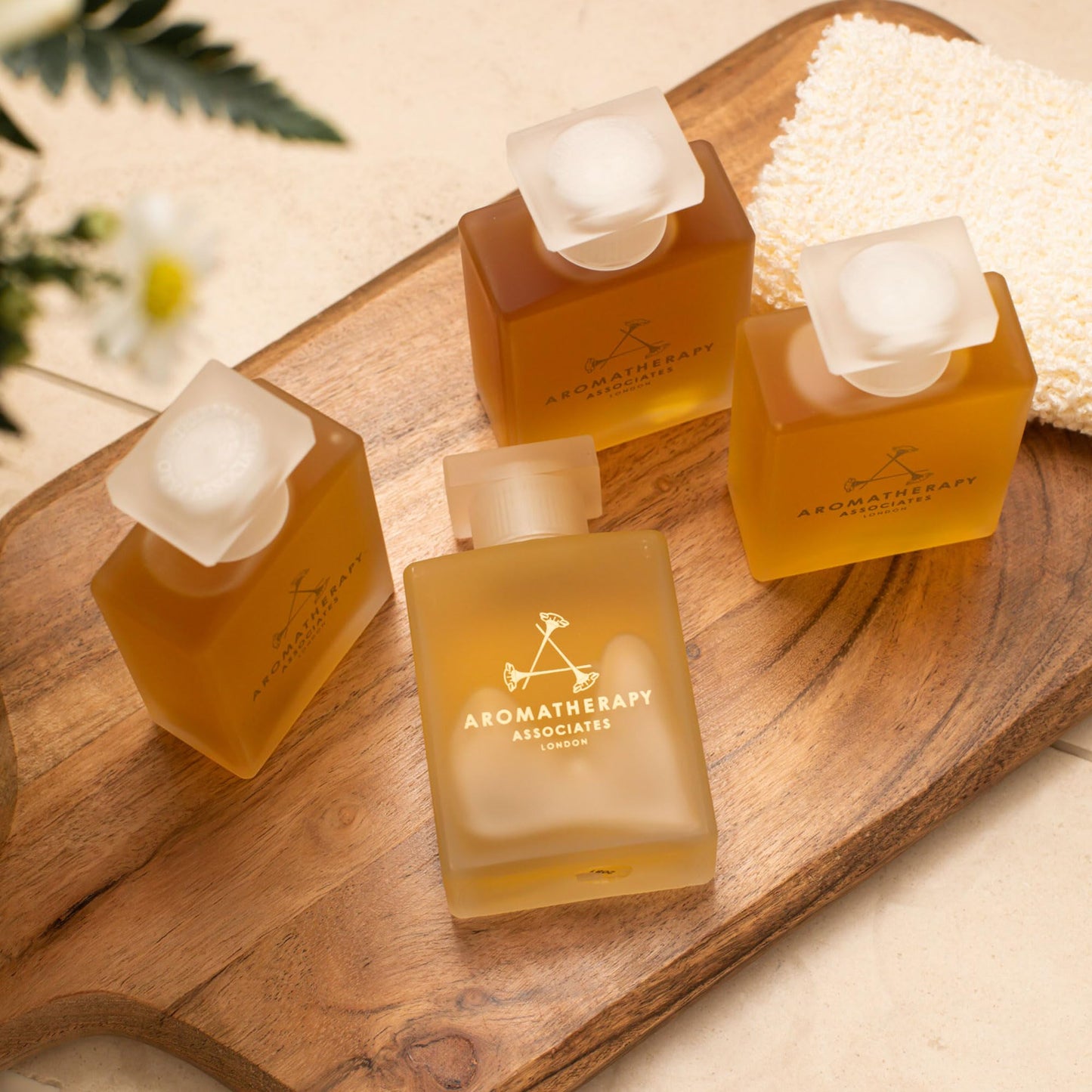 Aromatherapy Associates Bath and Shower Oil, Luxury Spa, Natural Bath, Bath Oil, Vegan, Cruelty Free, Environment Friendly (Support Lavender & Peppermint Bath and Shower Oil 55ml)